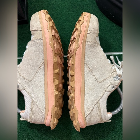 Altra Lone Peak  Alpine women’s Beige and Peach Athletic Shoes - Picture 6 of 10